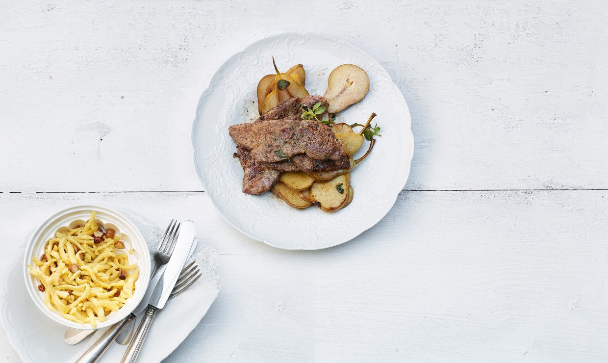 Rezept_Kalbsleber_im_Pfeffermantel_auf_geschmorten_Birnen