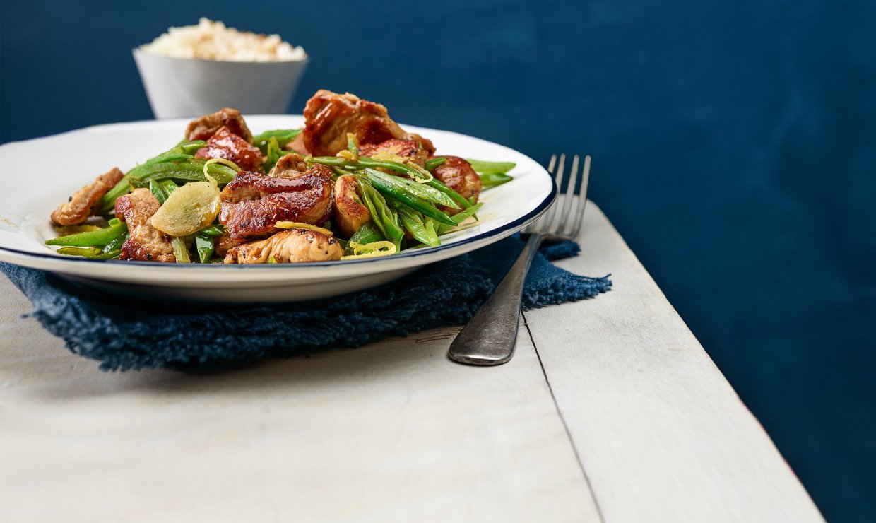 Rezept_Schweinsgeschnetzeltes_mit_Ingwer_und_Kefenstreifen