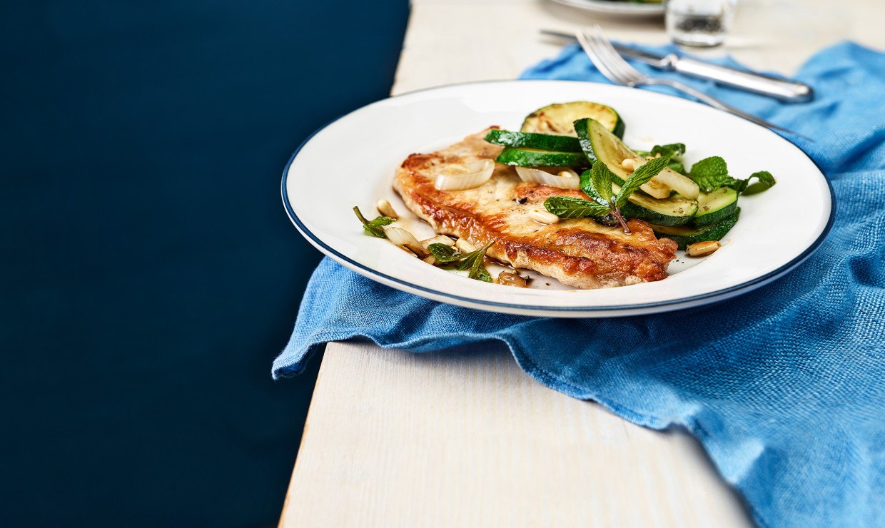 Rezept_Schweinsplaetzli_mit_Zuccetti_Salat