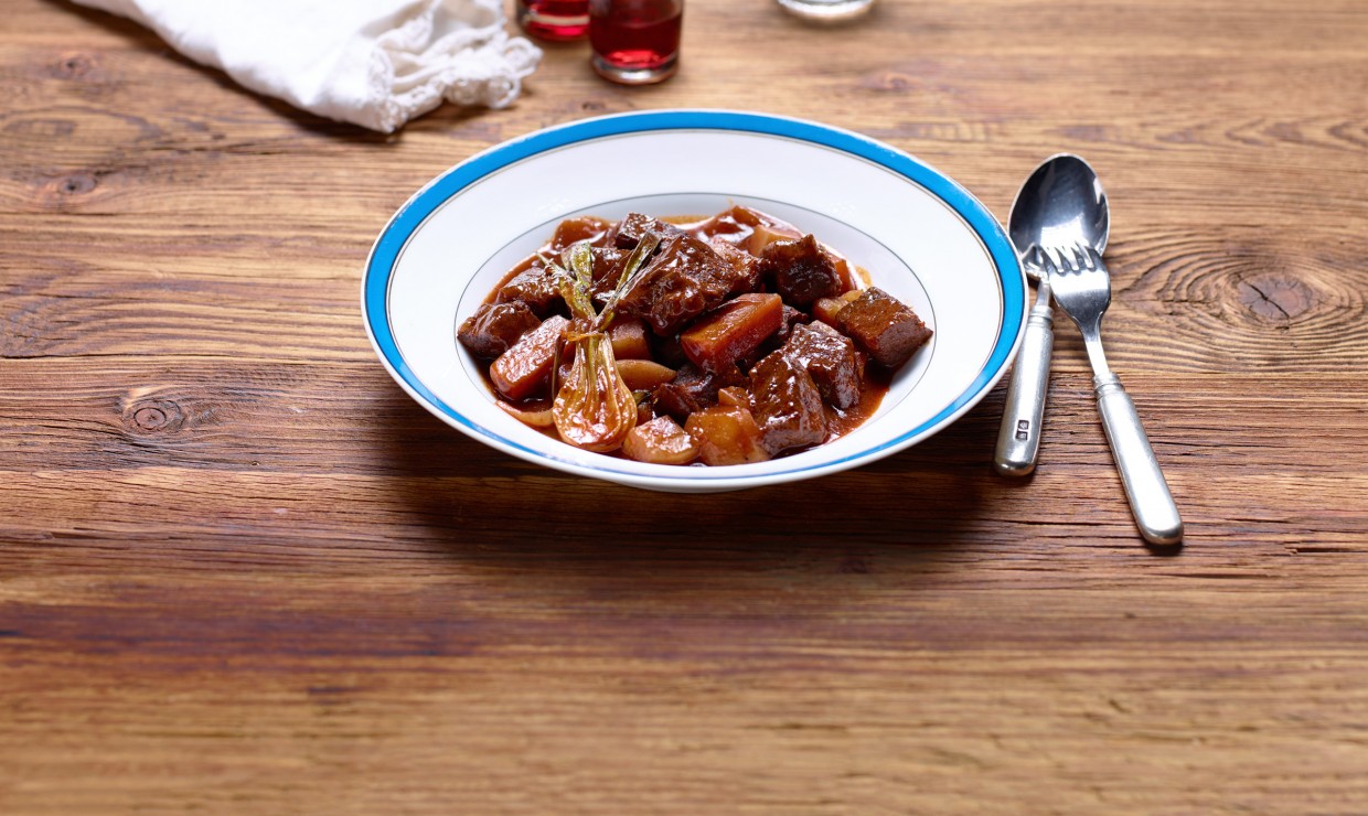 Rindsragout an Rotwein-Holunderblüten-Sauce - Schweizer Fleisch