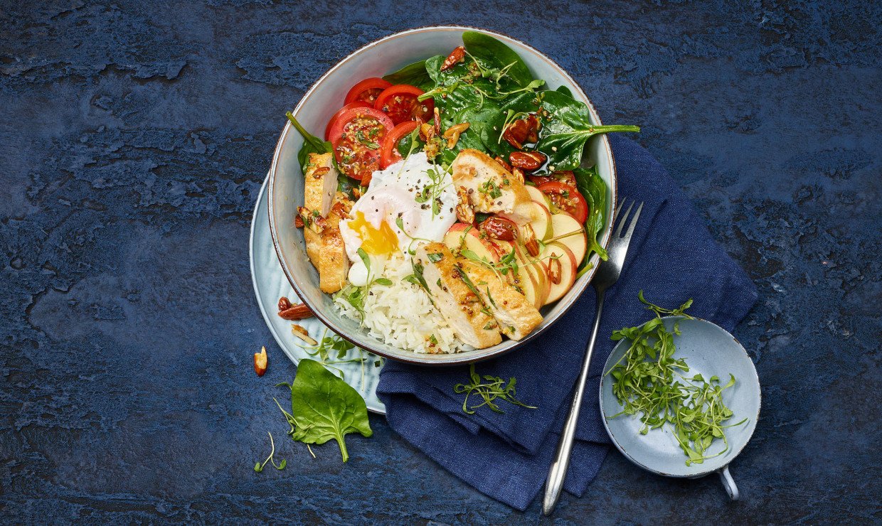 Pouletbowl-mit-Spinat-und-Ei.jpg
