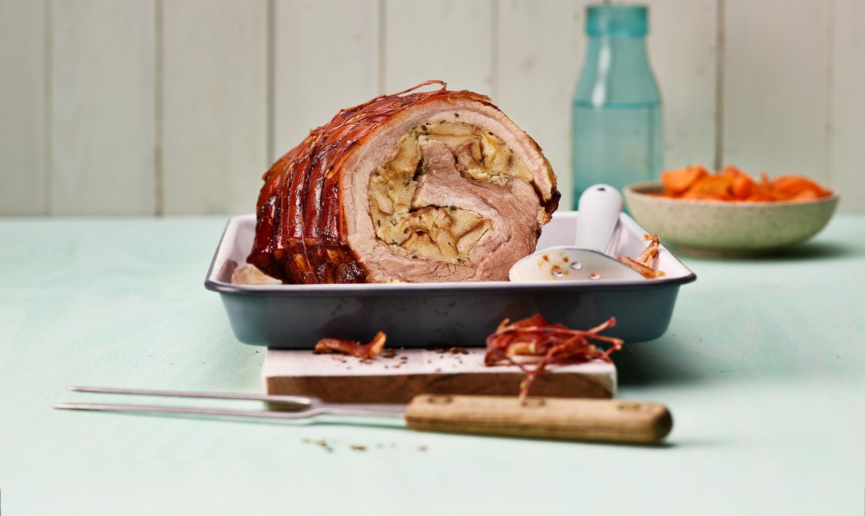 Schweinebauch-gefuellt-Silserbrot.jpg