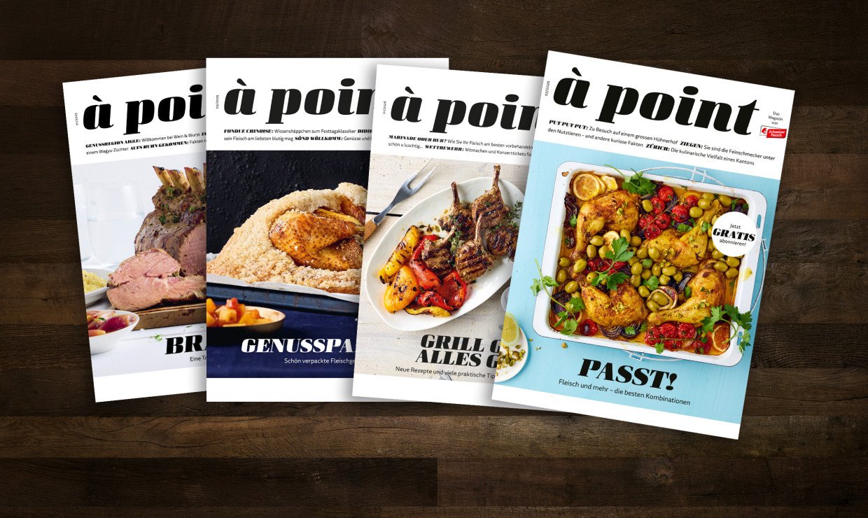 Magazine auf Holz-Untergrund
