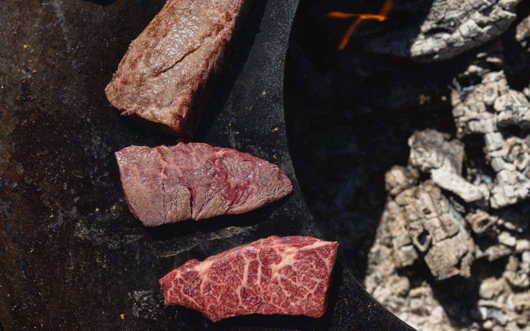 Wagyu-Fleisch auf einem Grill