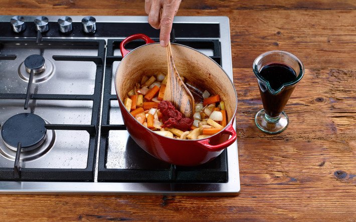 Rindsragout an Rotwein-Holunderblüten-Sauce - Schweizer Fleisch