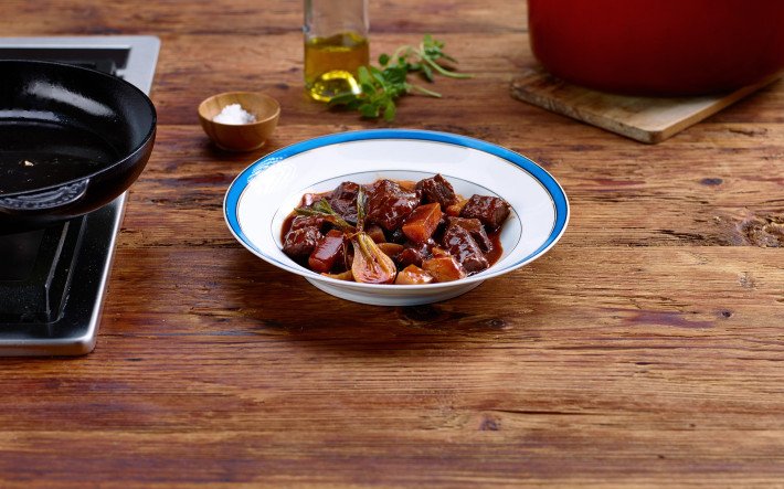 Rindsragout an Rotwein-Holunderblüten-Sauce - Schweizer Fleisch