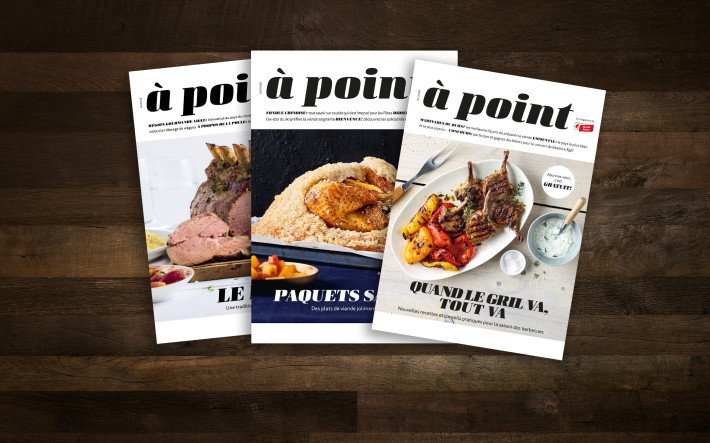 Magazine auf Holz-Untergrund