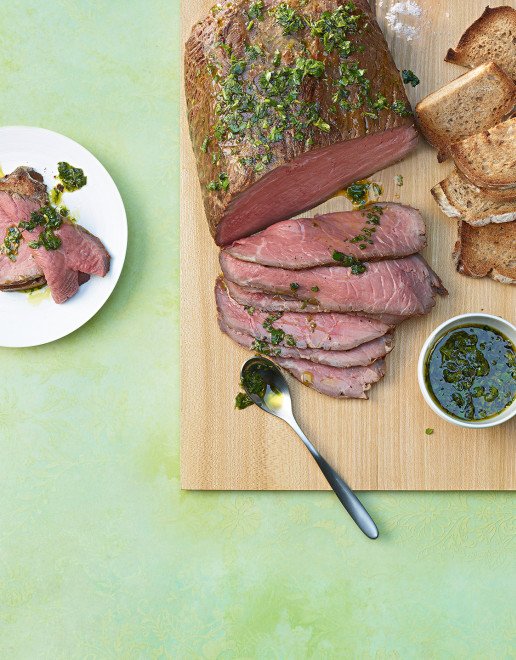 Rezept_Roastbeef_in_Kraeuteroel_auf_geroestetem_Brot