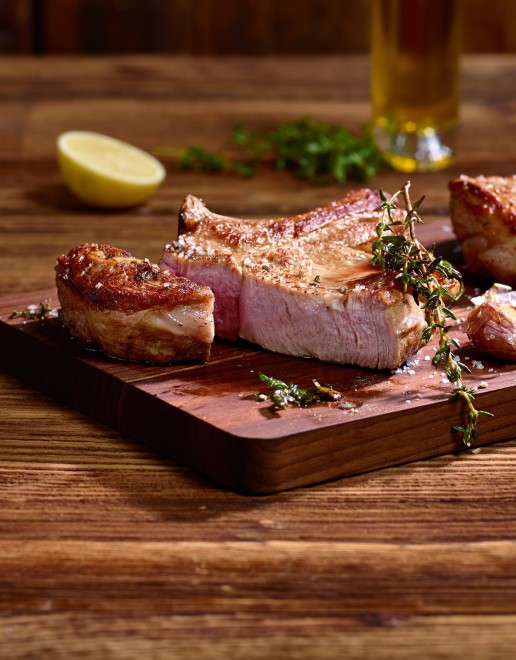 Schweinskoteletts richtig braten - Schweizer Fleisch