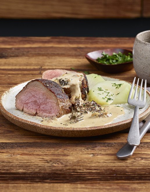 Saftiger Kalbsschulterbraten aus dem Ofen - Schweizer Fleisch