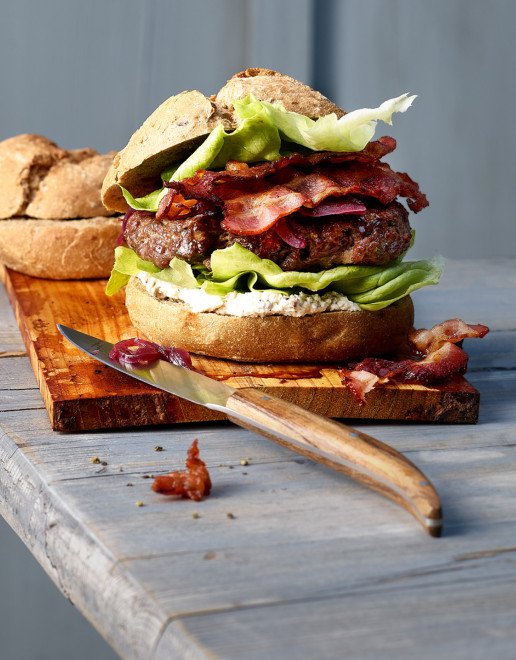 Burger-mit-Speck.jpg