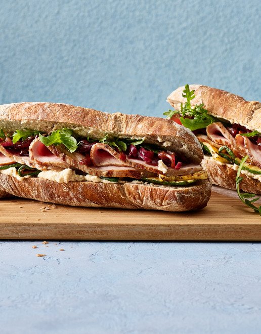 bratensandwich_mit_humus_und_zucchetti