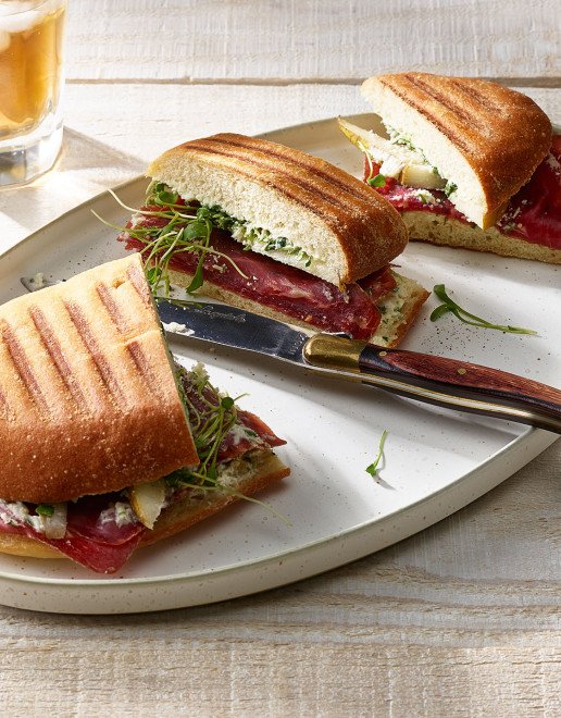 Panini mit Trockenfleisch und Kresse-Creme