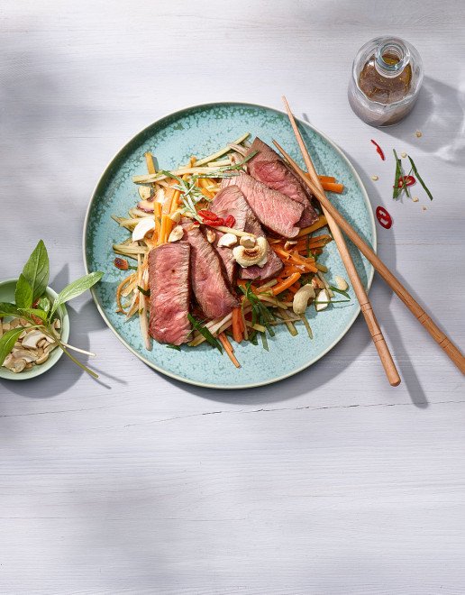 Salade thaïlandaise tiède au bœuf