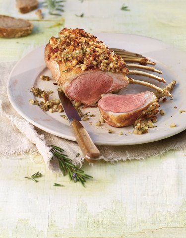 Rezept_Lammrack_mit_Roquefort_Pinienkern_Kruste