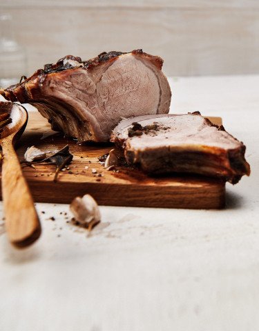 Rezept_Schweinskotelett_am_Stueck_mit_Knoblauch_und_Salbei