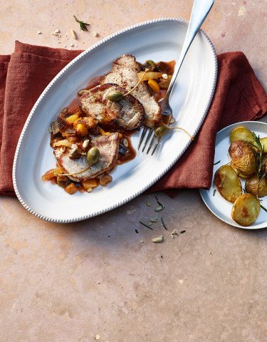 kalbsschnitzelchen-mit-caponata-und-kleinen-kartoffeln