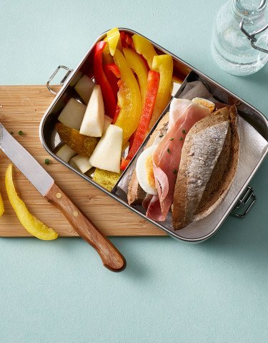 Lunchbox Trockenfleisch und Eier Sandwich
